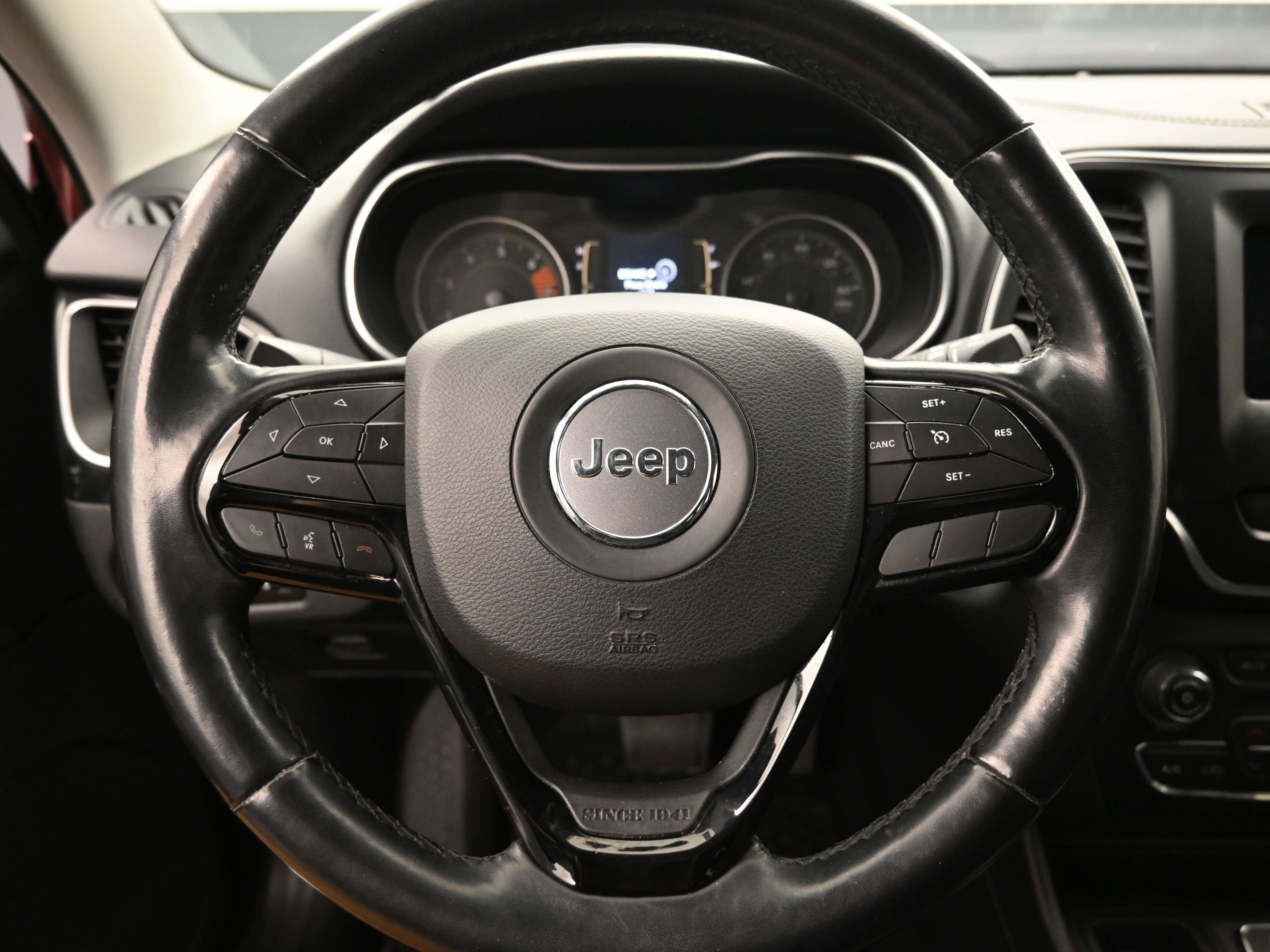 Used 2020 Jeep Cherokee Latitude Plus image 13