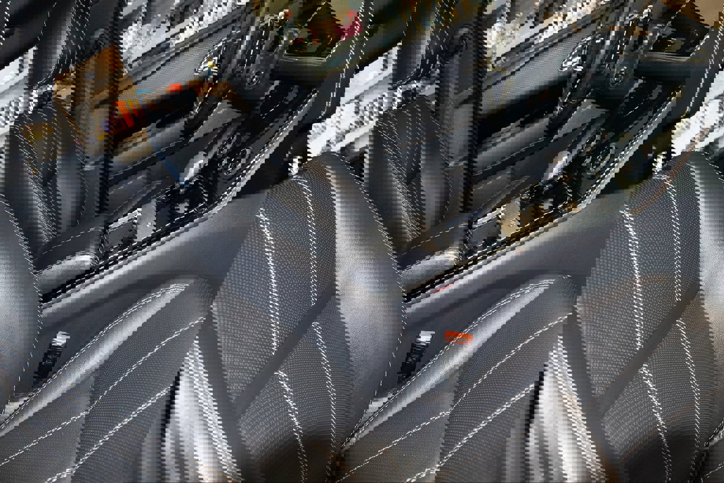 Used 2021 Land Rover Range Rover Velar R-Dynamic S image 18