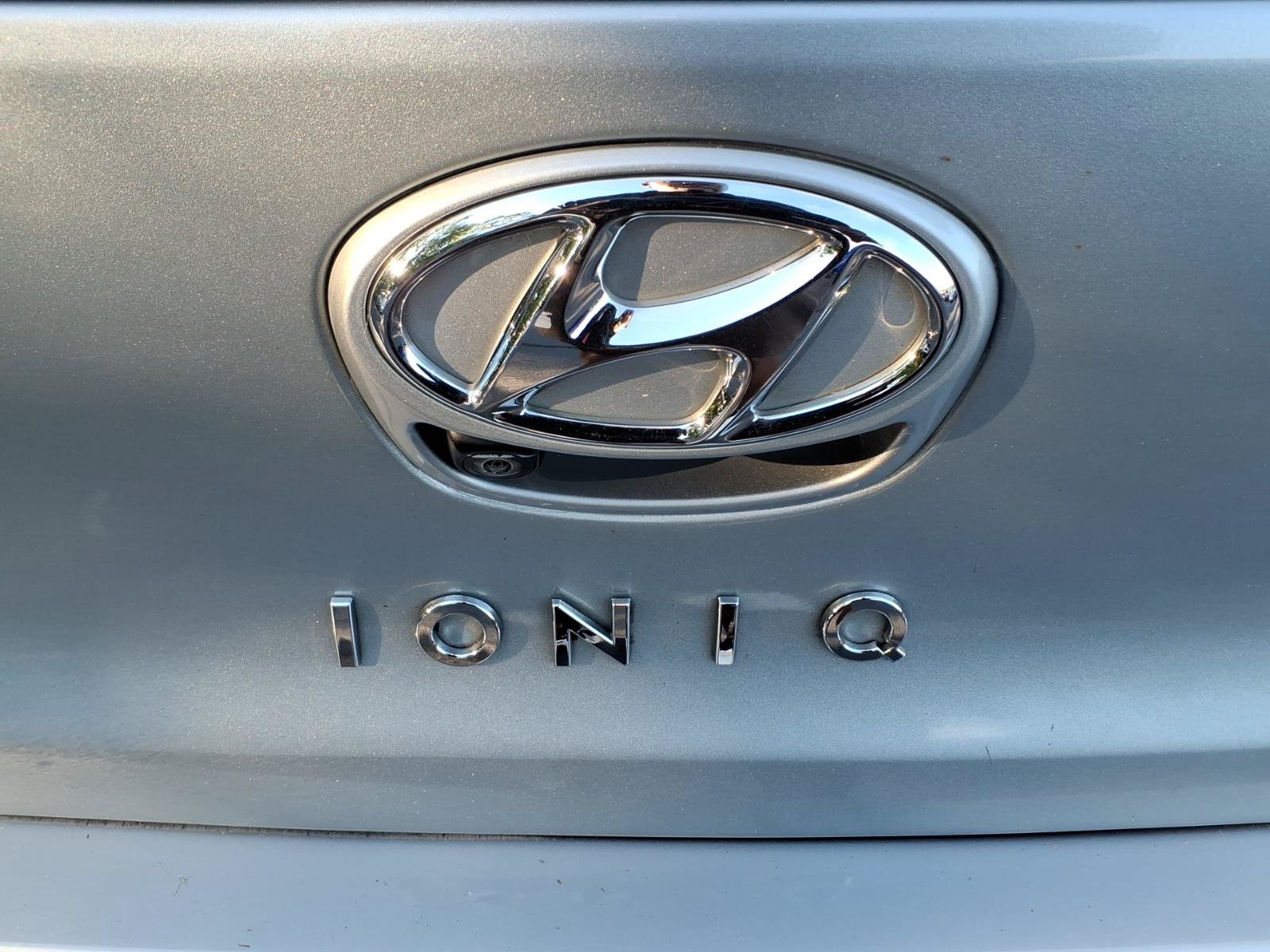 Used 2022 Hyundai Ioniq SEL FWD image 14