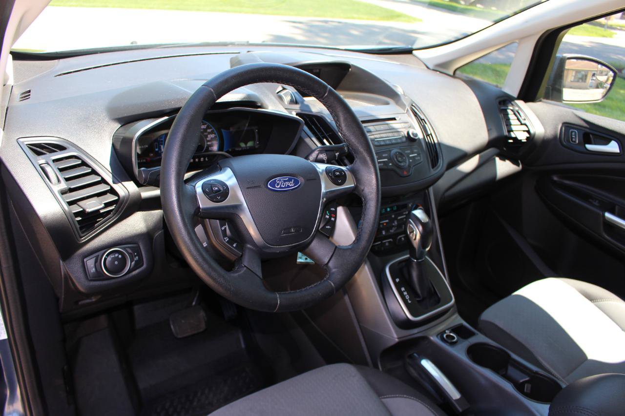 Used 2018 Ford C-MAX SE w/ Cold Weather Package FWD image 16