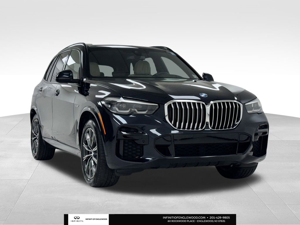 Used 2022 BMW X5 xDrive45e w/ M Sport Package image 1