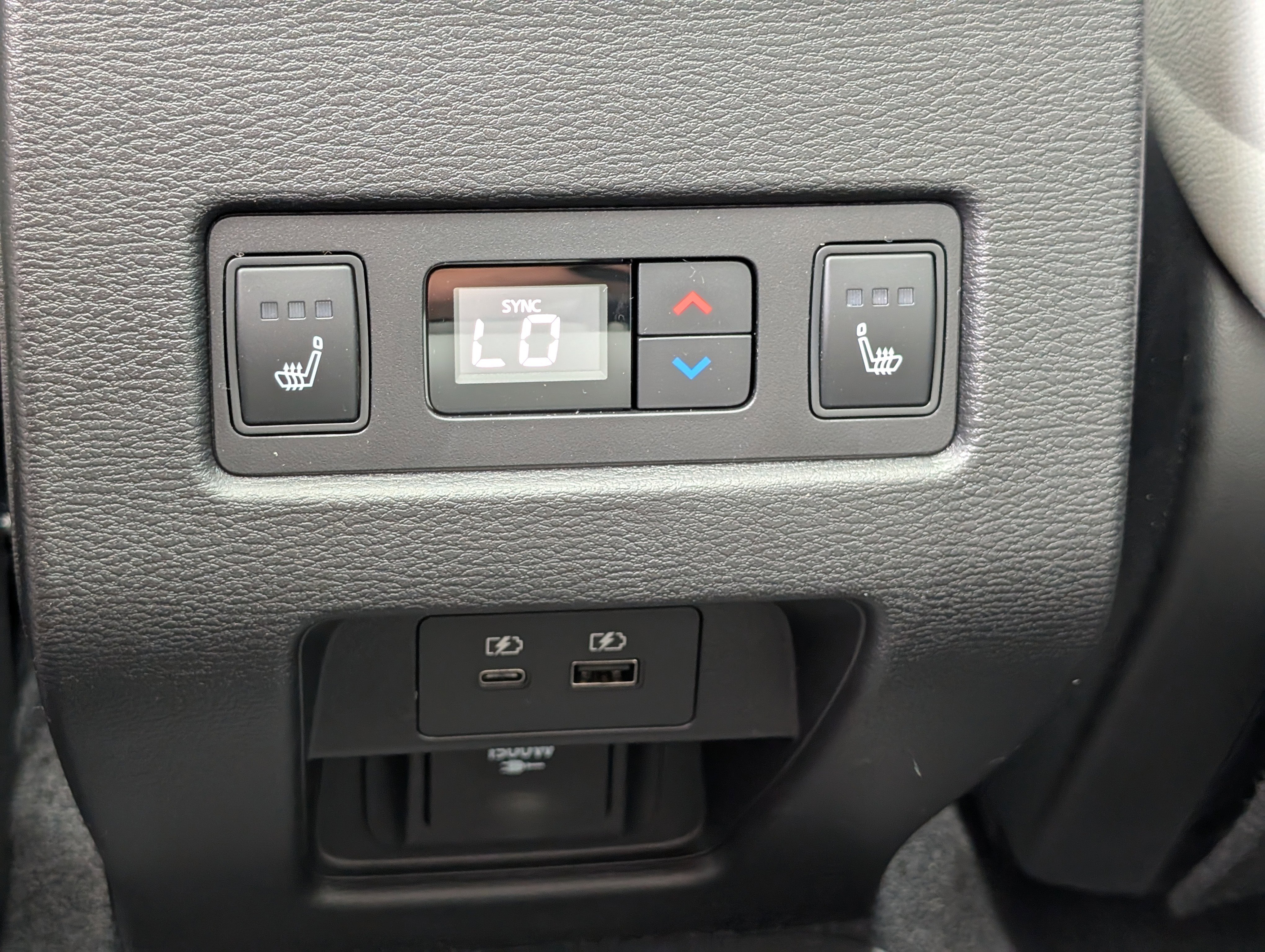 New 2025 Mitsubishi Outlander SEL image 19