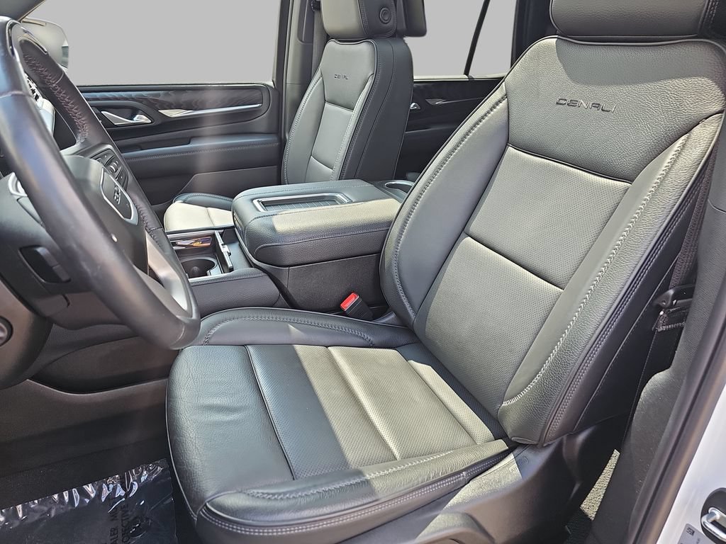 Used 2024 GMC Yukon Denali w/ Advanced Technology Package AWD/4WD image 21