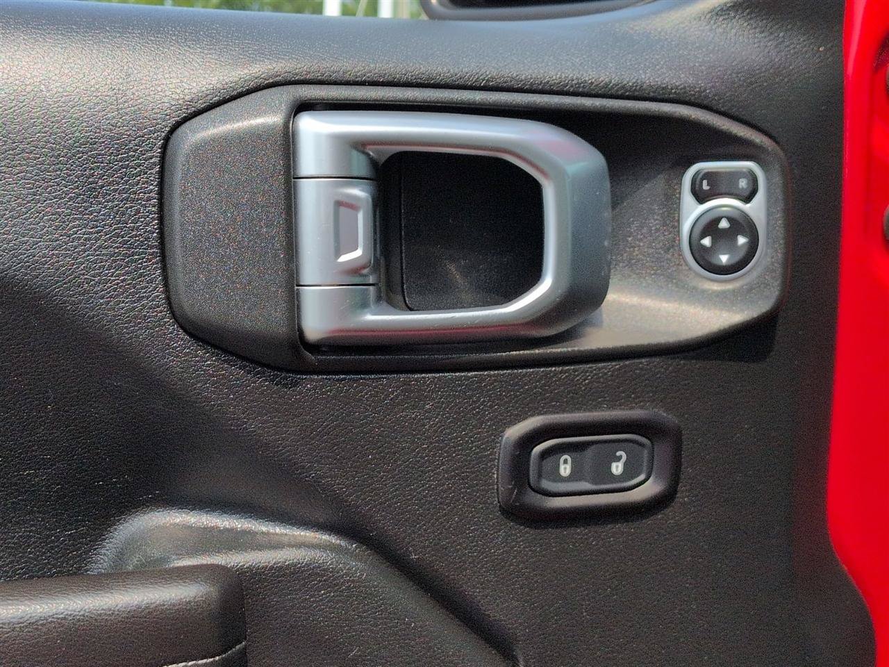 Used 2018 Jeep Wrangler Unlimited Sport S AWD/4WD image 13