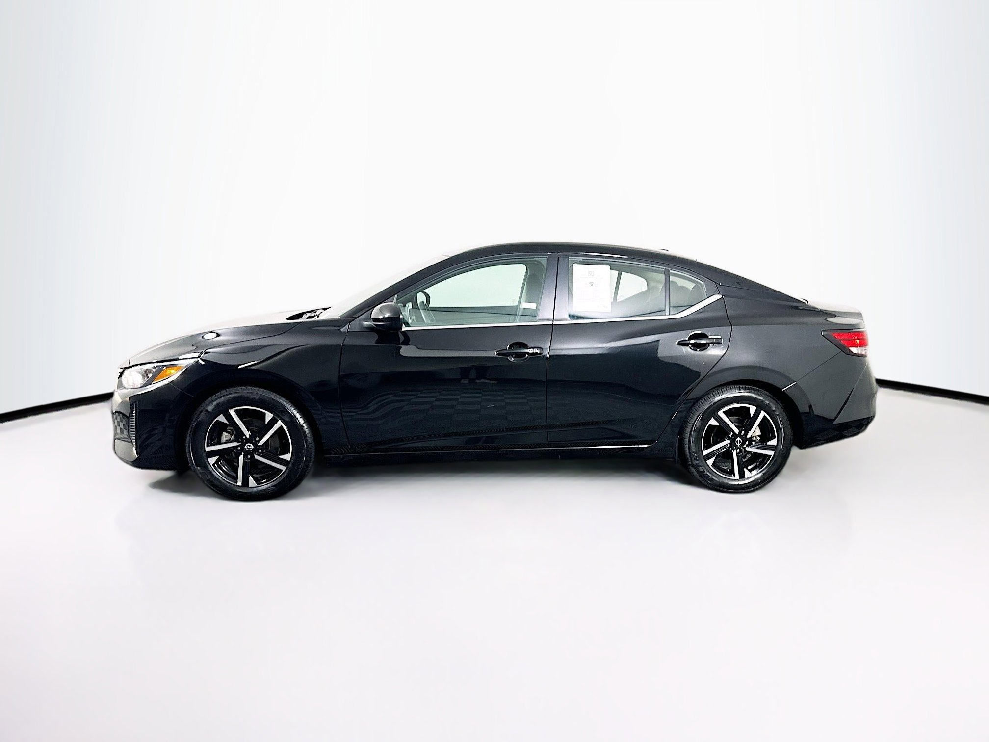 Used 2024 Nissan Sentra SV FWD image 4