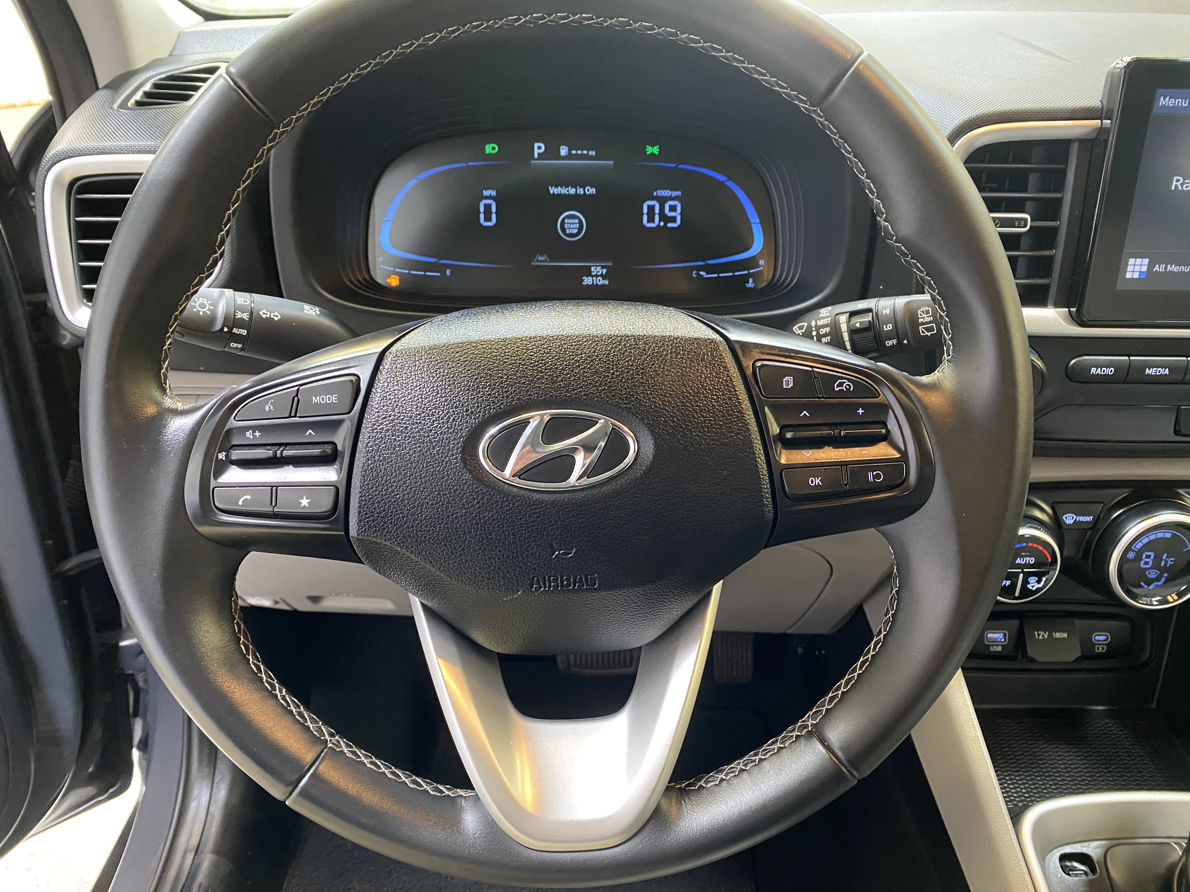 Used 2024 Hyundai Venue SEL image 30