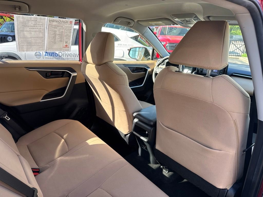 Used 2019 Toyota RAV4 LE w/ All Weather Liner Package FWD image 30