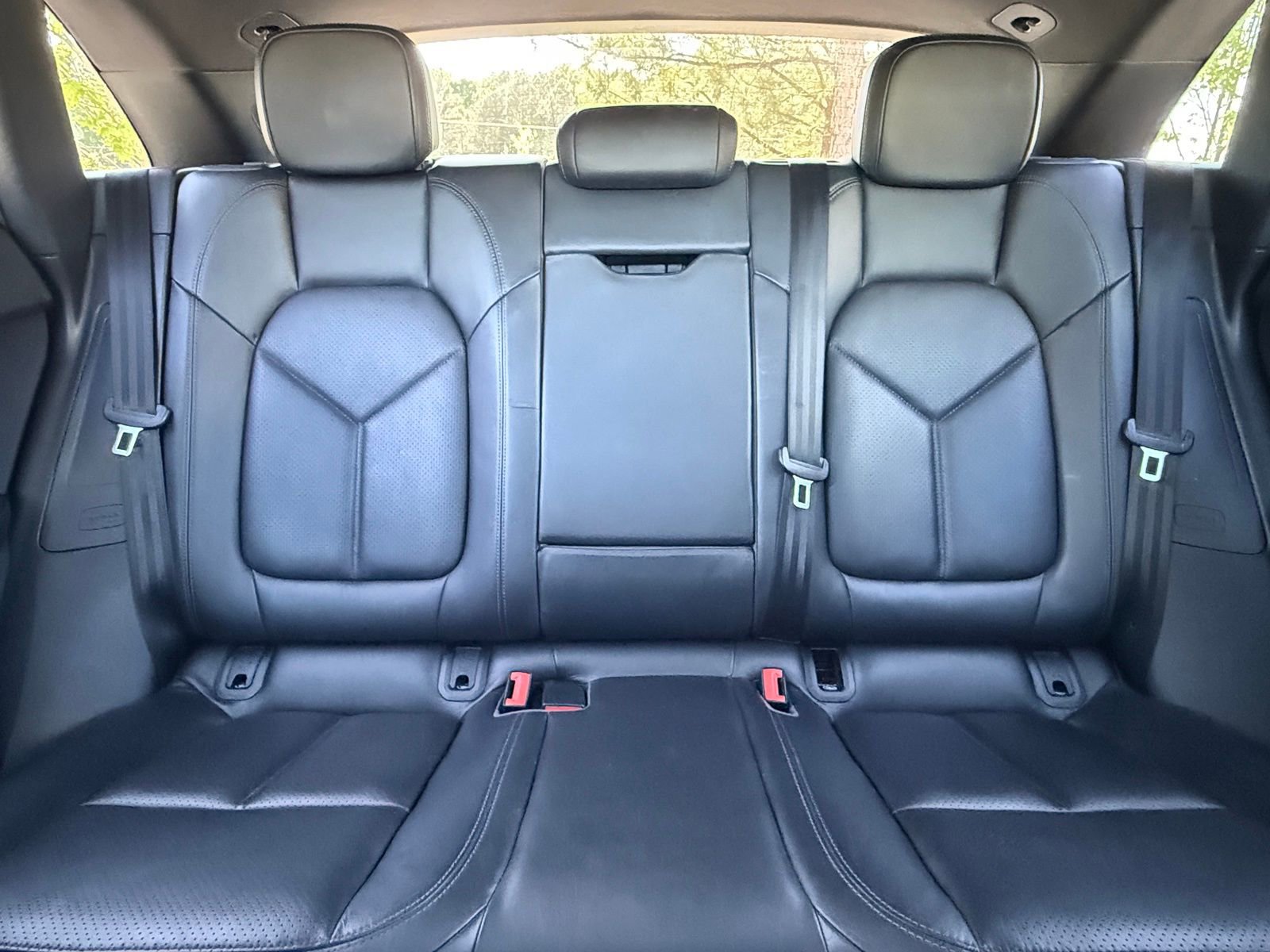 Used 2020 Porsche Macan S image 40