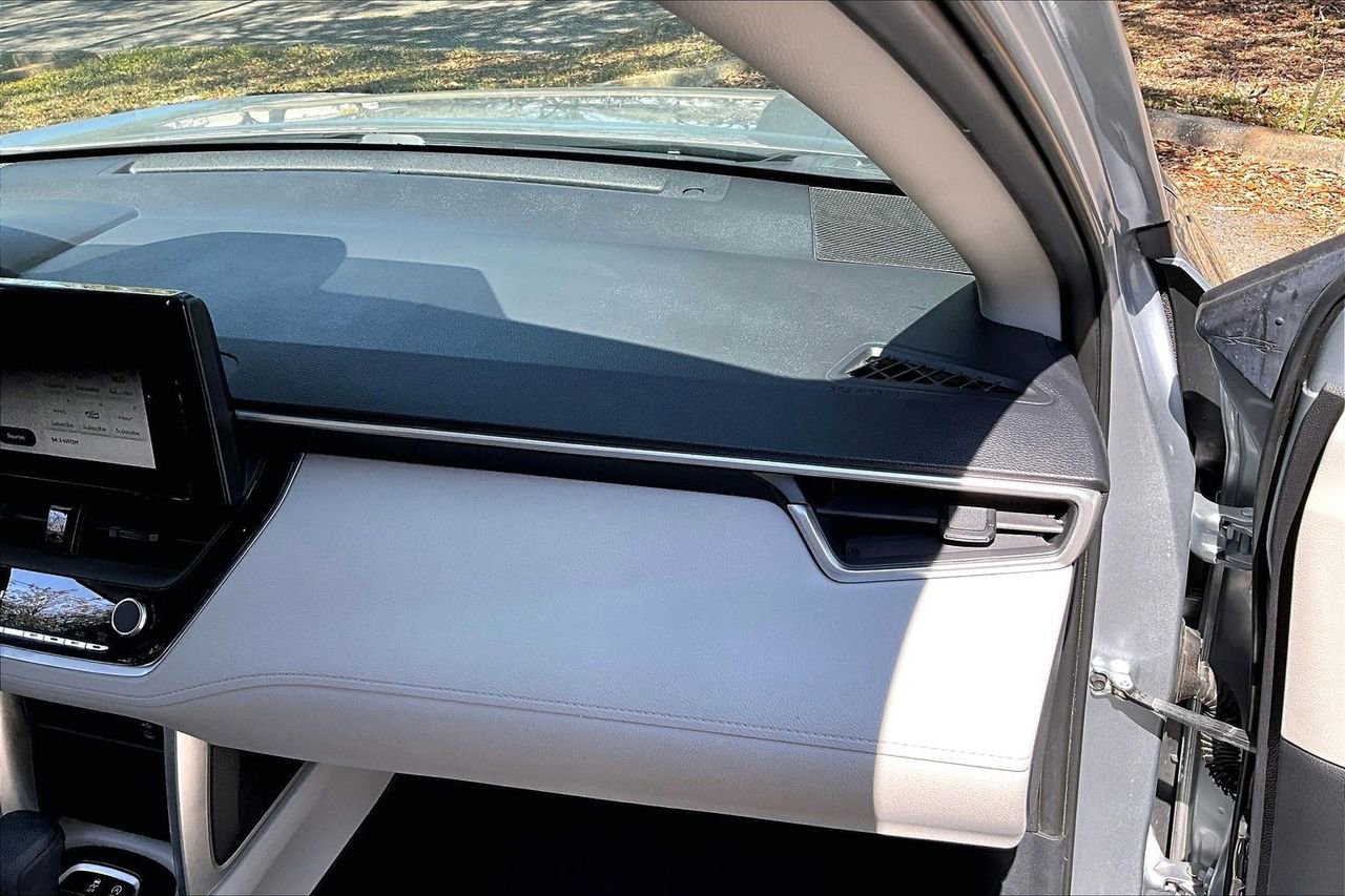 Used 2023 Toyota Corolla Cross L image 22