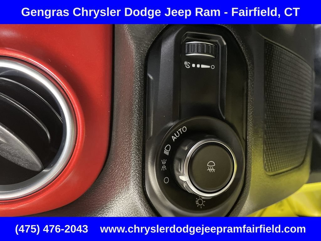 Used 2023 Jeep Wrangler Unlimited Rubicon w/ Cold Weather Group AWD/4WD image 27