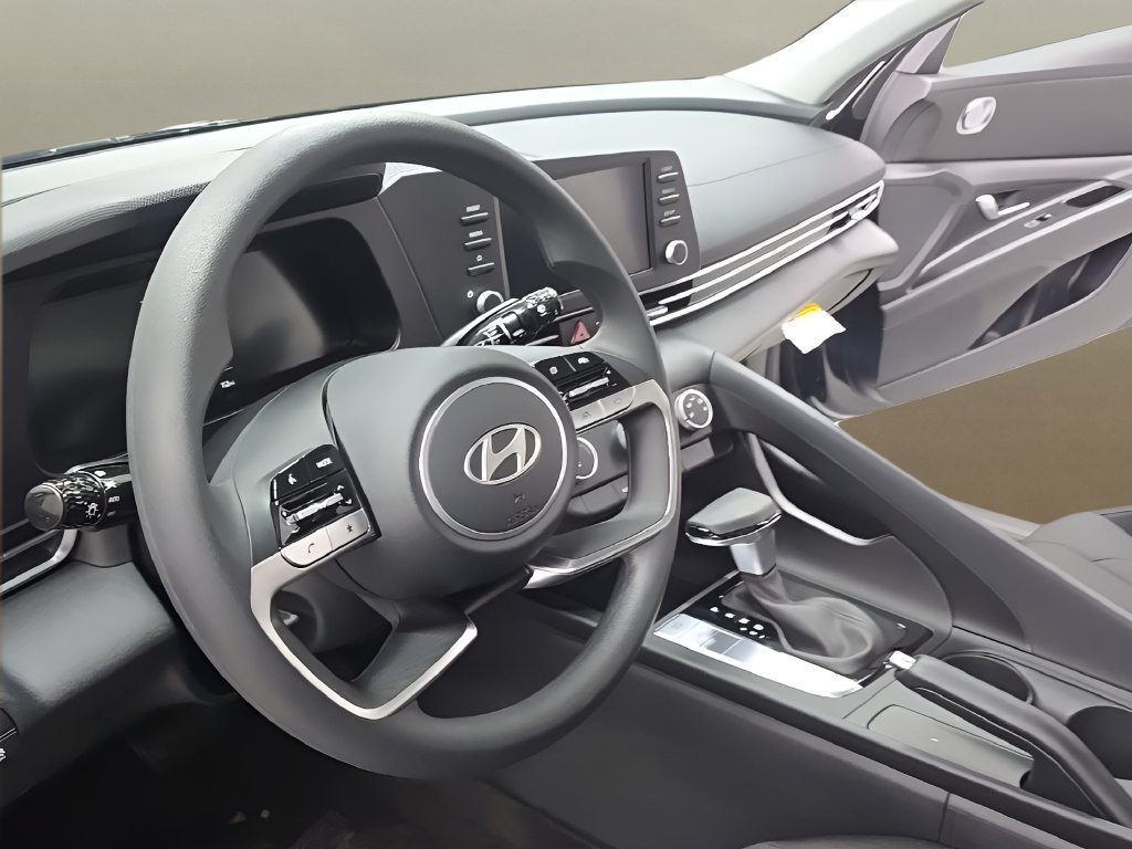 New 2026 Hyundai Elantra SE FWD image 13