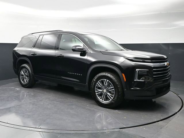 Used 2025 Chevrolet Traverse LT image 3