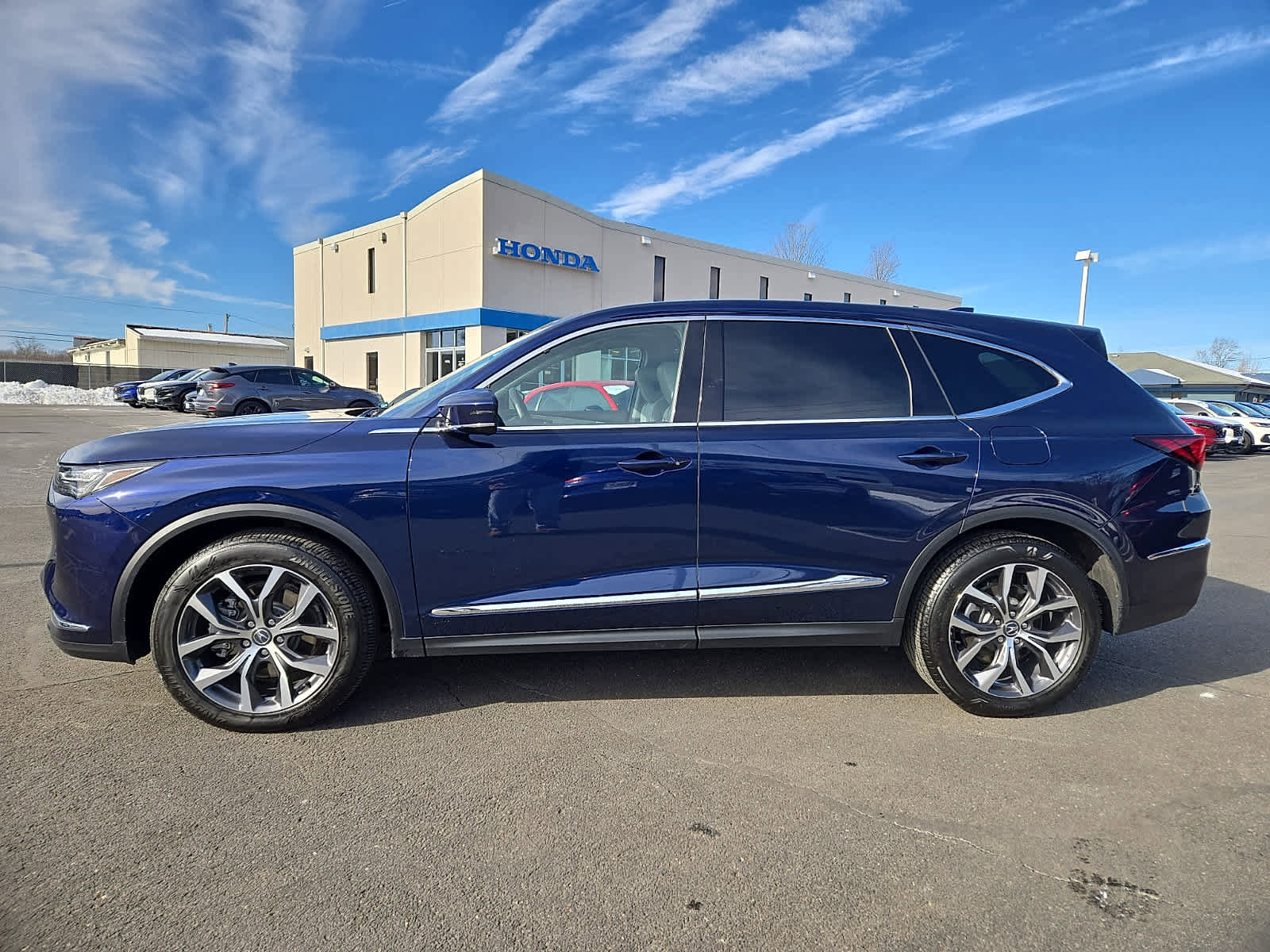 Used 2024 Acura MDX SH-AWD w/ Technology Package image 8