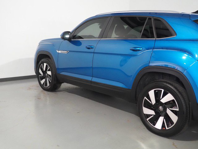 Used 2024 Volkswagen Atlas SE w/ Technology Package image 45