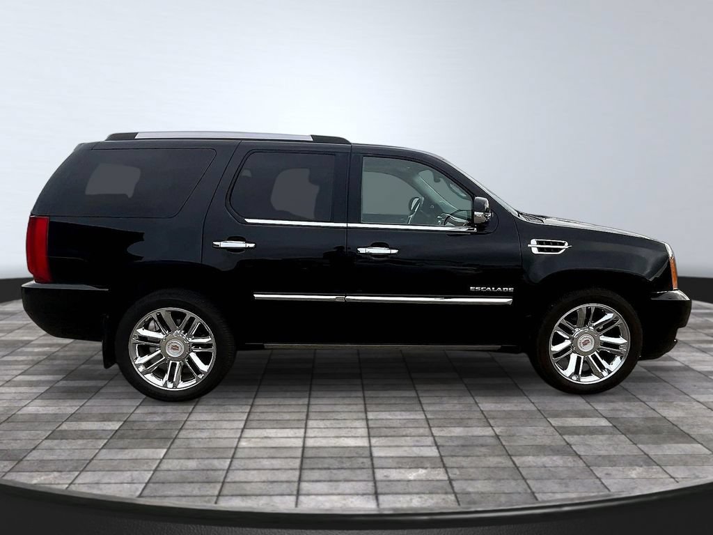 Used 2013 Cadillac Escalade Platinum AWD/4WD image 8
