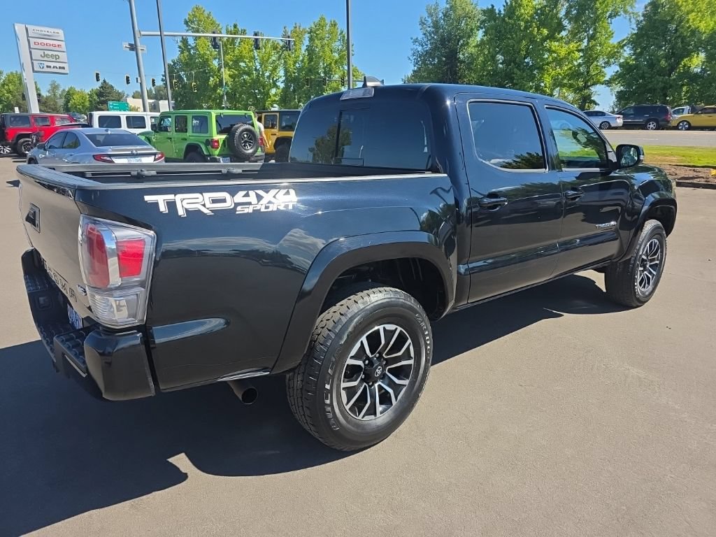 Used 2022 Toyota Tacoma TRD Sport AWD/4WD image 5
