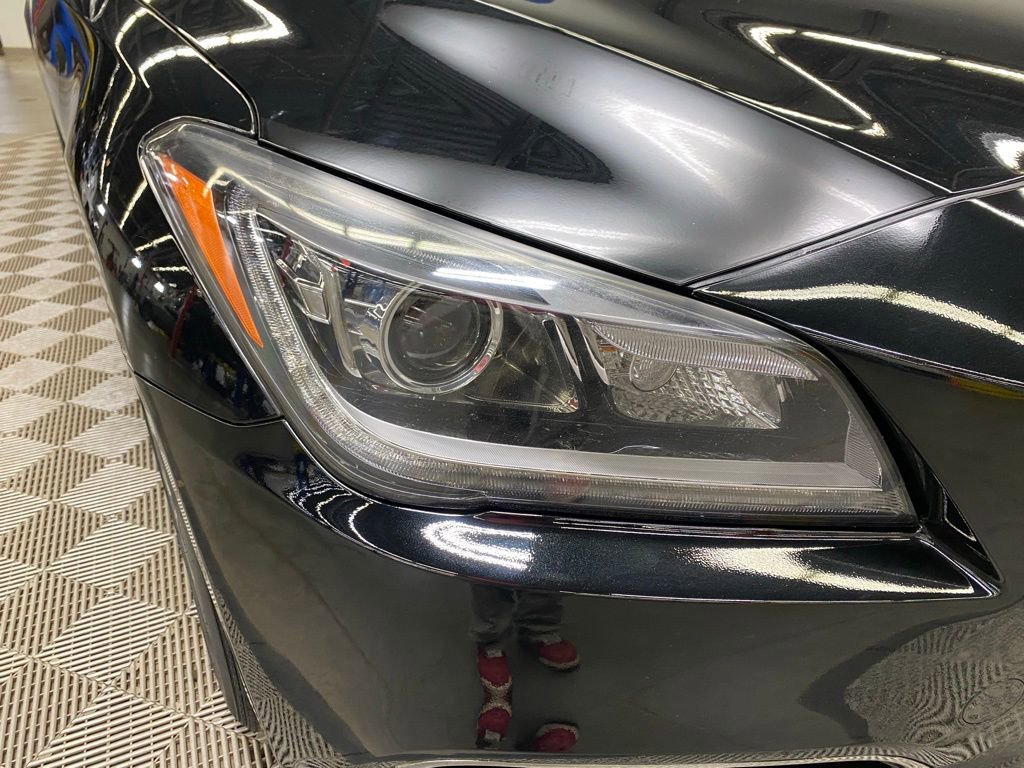 Used 2016 Hyundai Genesis 3.8 image 2