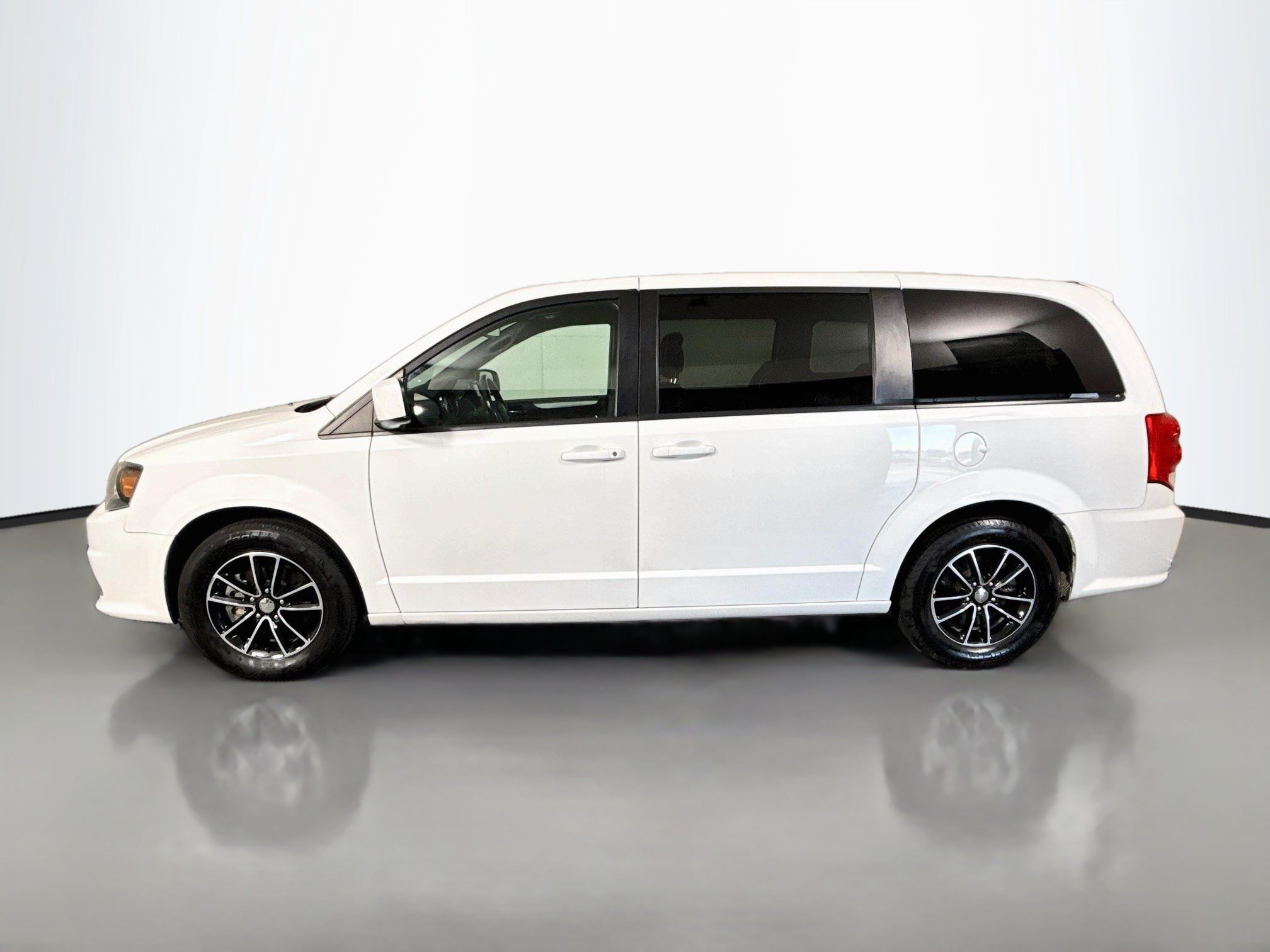 Used 2019 Dodge Grand Caravan GT FWD image 6