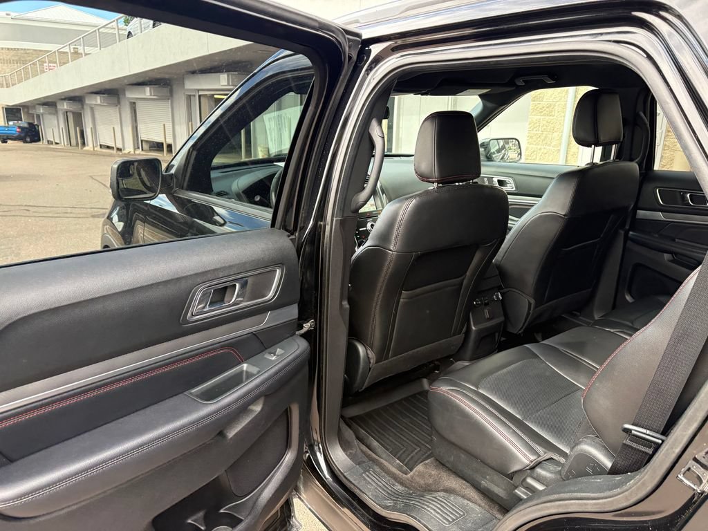 Used 2018 Ford Explorer Sport AWD/4WD image 25