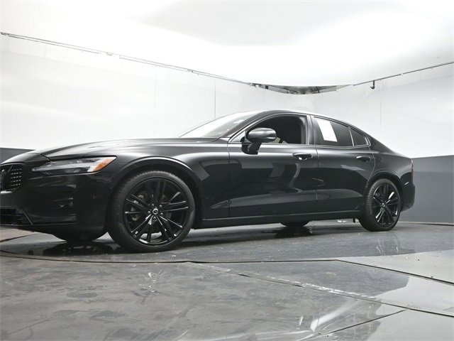 Used 2024 Volvo S60 B5 Plus image 32