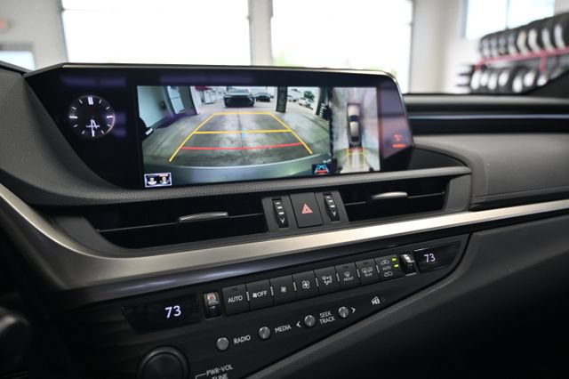 Used 2019 Lexus ES 350 w/ Accessory Package 2 FWD image 16
