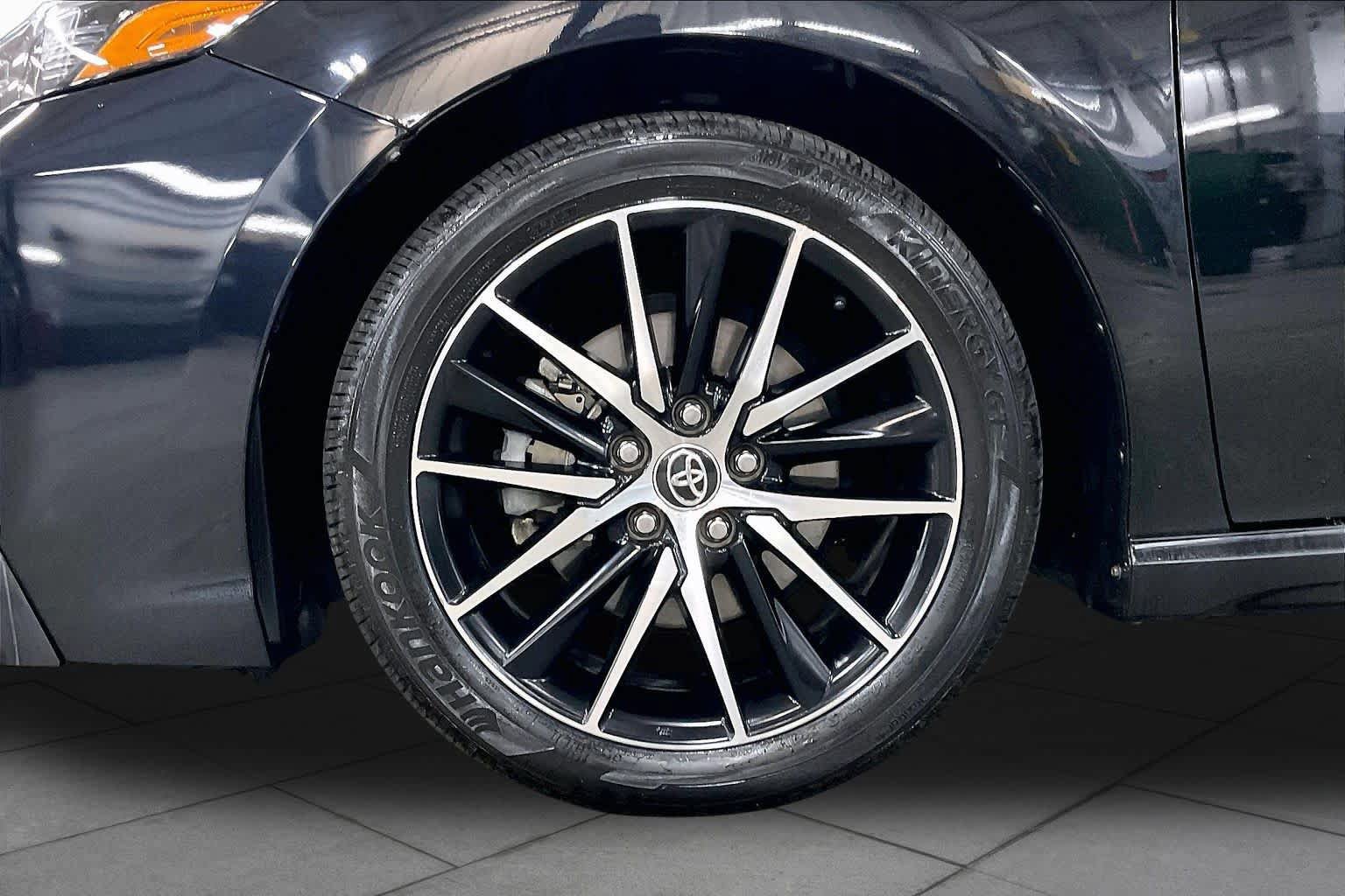 Used 2023 Toyota Camry SE w/ Cold Weather Package AWD/4WD image 11