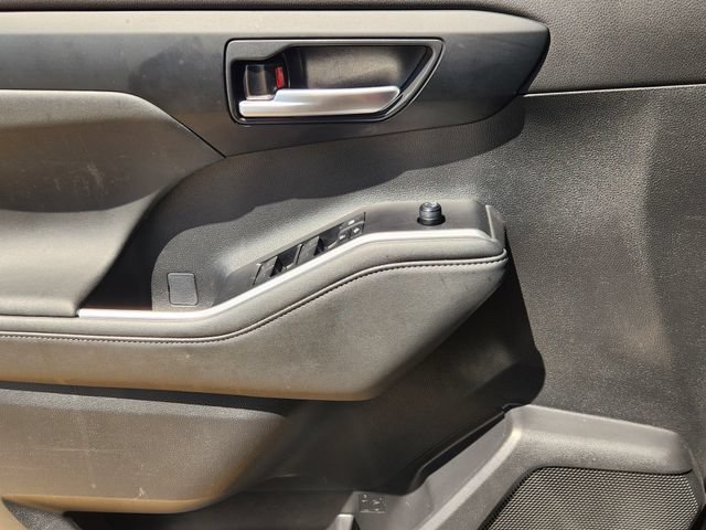 Used 2023 Toyota Highlander XLE FWD image 18