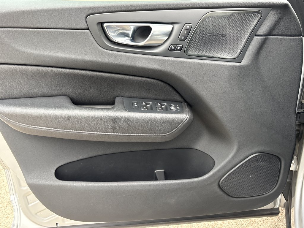 Used 2020 Volvo XC60 T5 Inscription FWD image 10