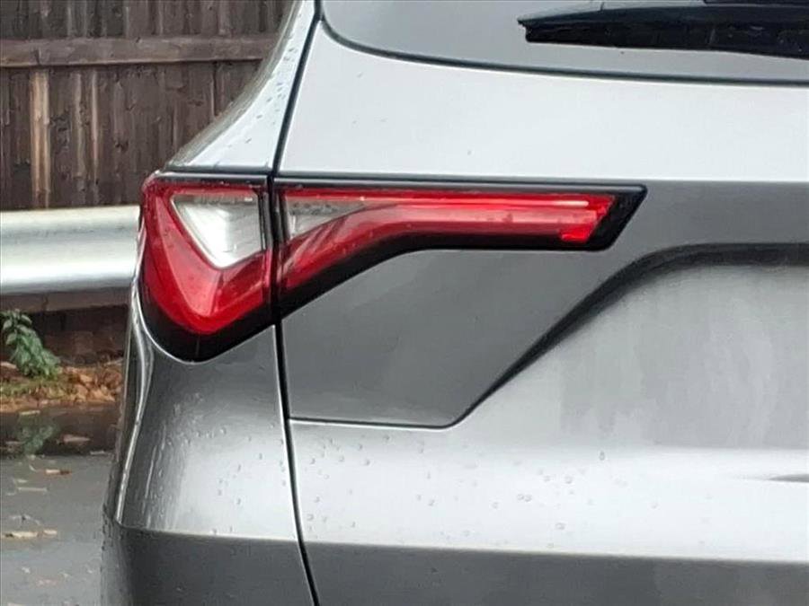 Used 2022 Acura MDX SH-AWD image 11