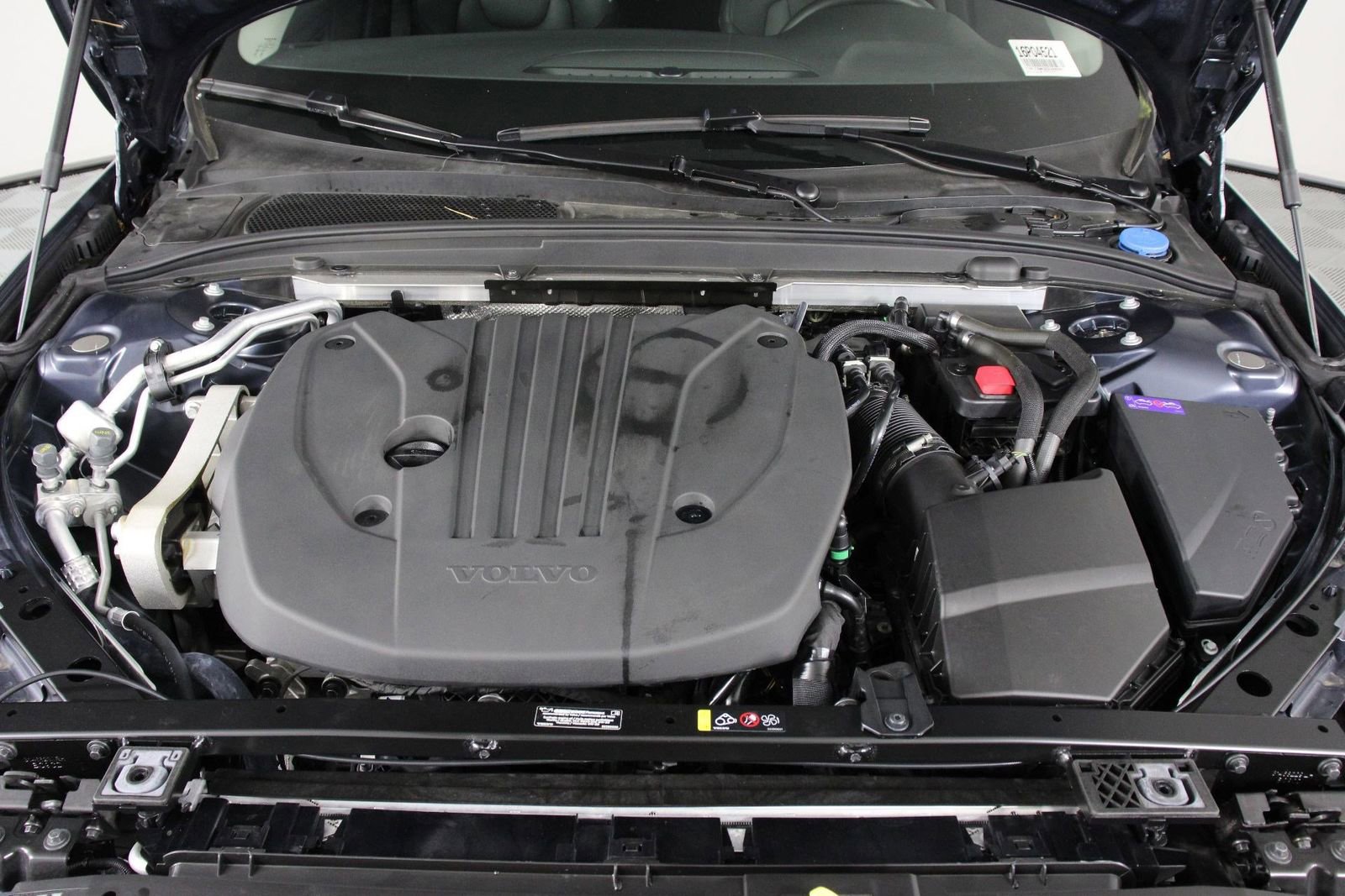 Certified 2025 Volvo V60 B5 Cross Country Plus image 24