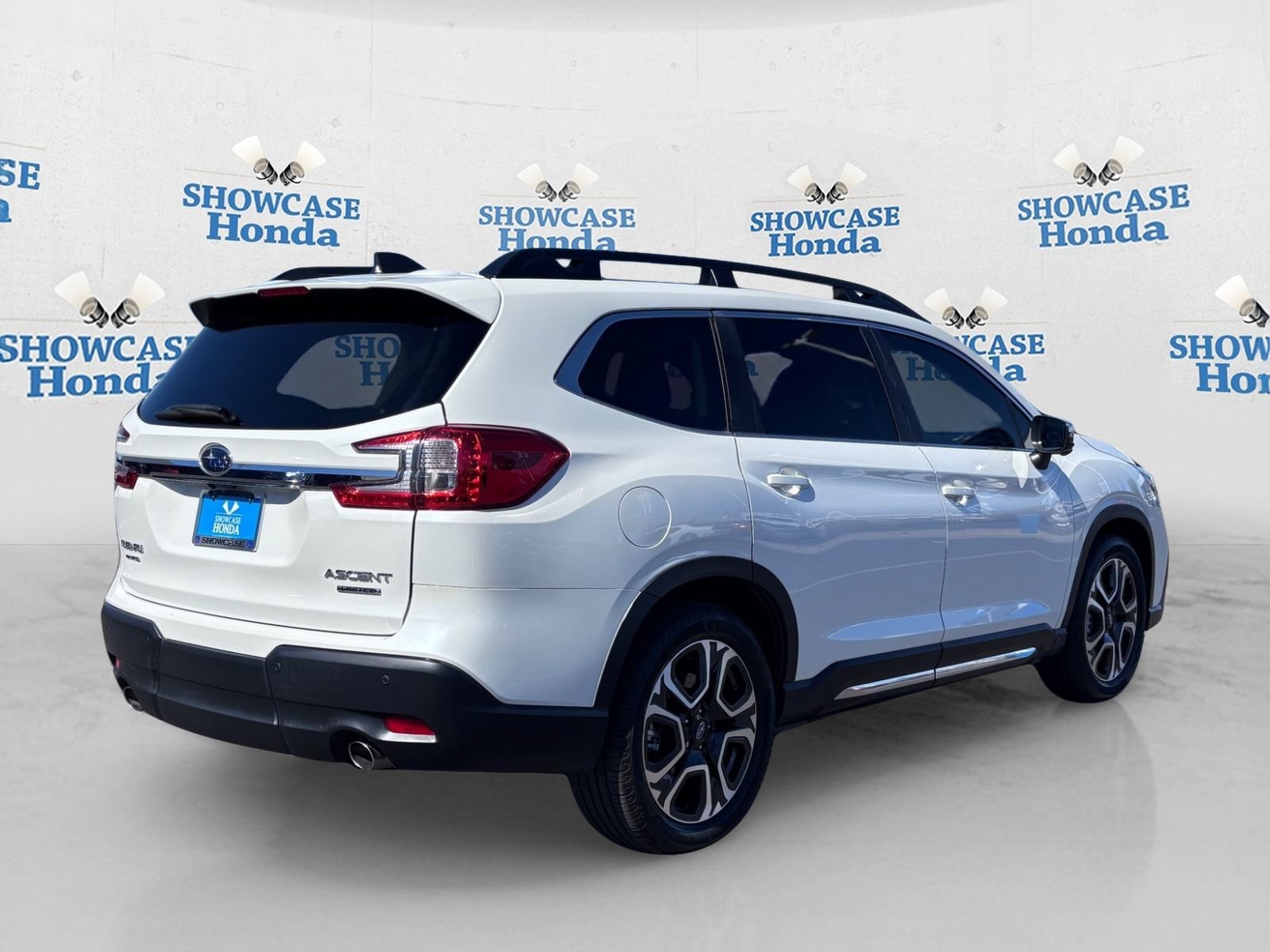 Used 2023 Subaru Ascent Limited w/ Technology Package AWD/4WD image 8