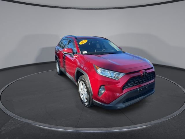 Used 2020 Toyota RAV4 XLE image 3