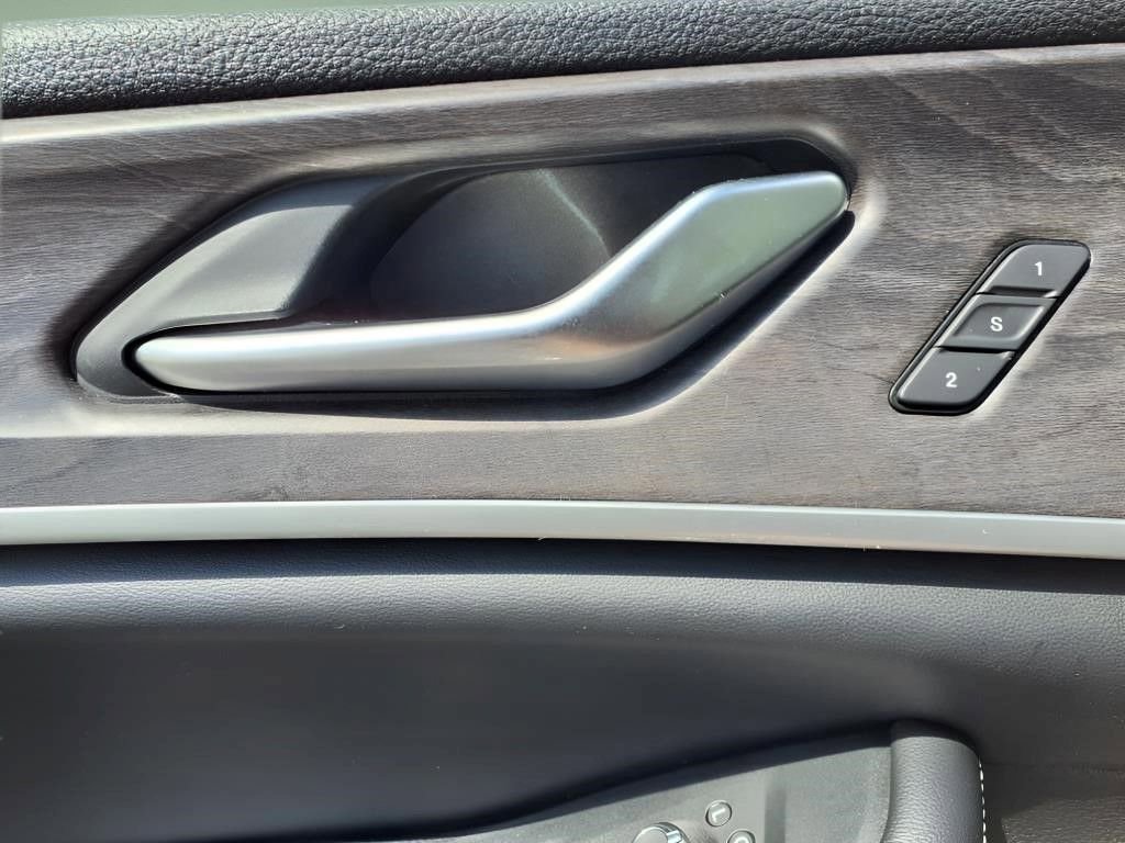 Used 2023 Jeep Grand Cherokee Limited image 15