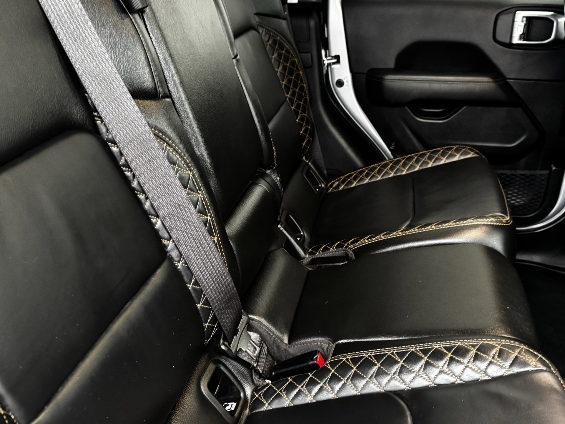 Used 2022 Jeep Gladiator Overland image 10