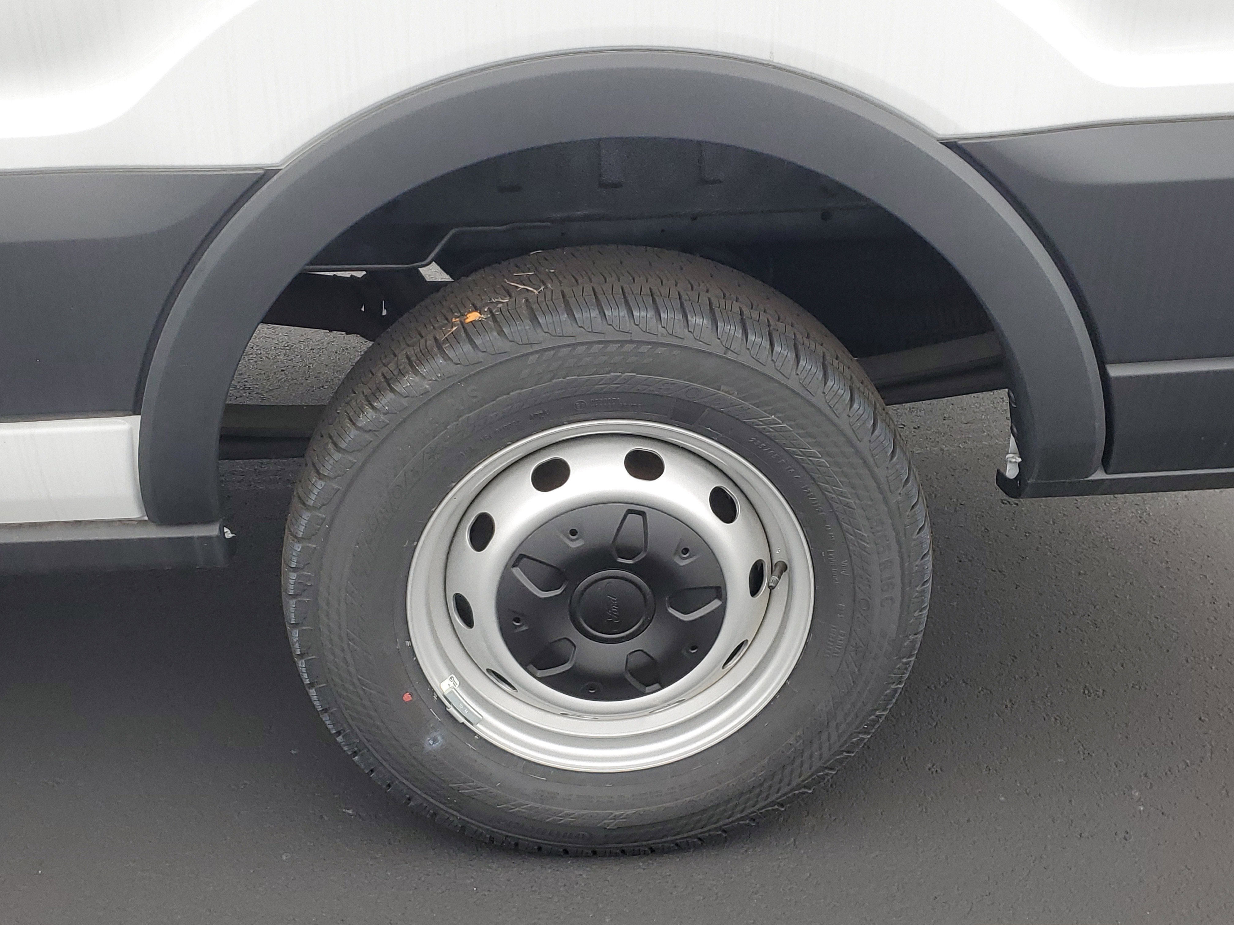 New 2024 Ford Transit 250 148 Medium Roof image 5