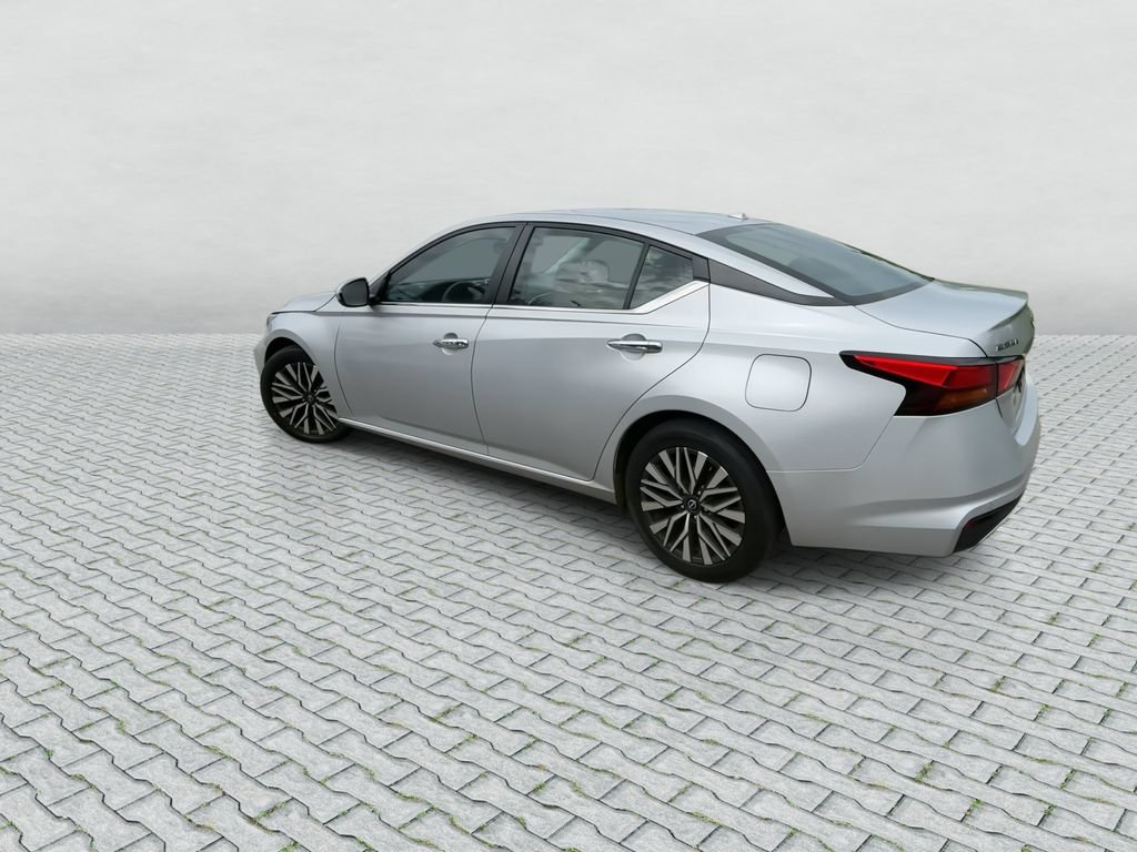 Certified 2023 Nissan Altima 2.5 SV FWD image 5