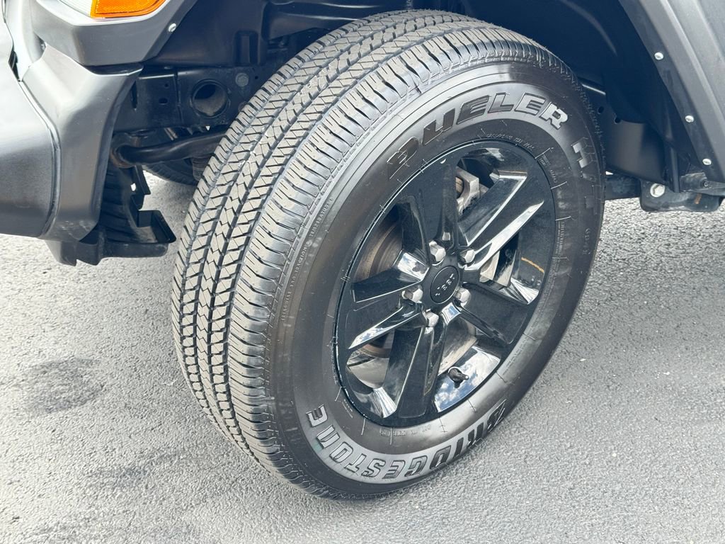 Used 2022 Jeep Wrangler Unlimited Sport AWD/4WD image 9