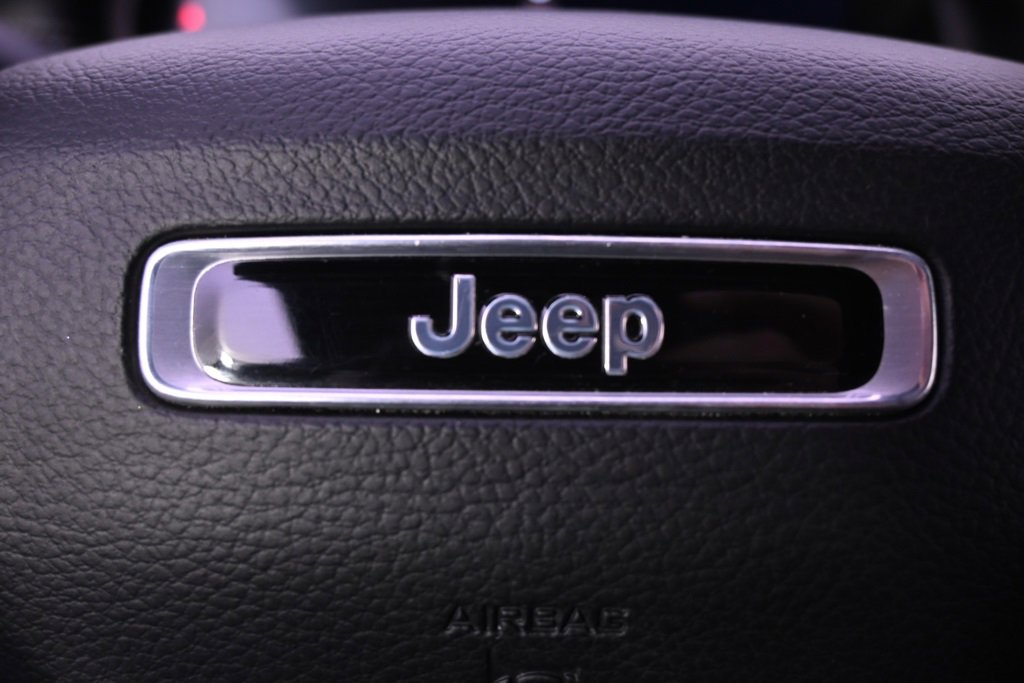 Used 2024 Jeep Grand Cherokee L Limited image 38