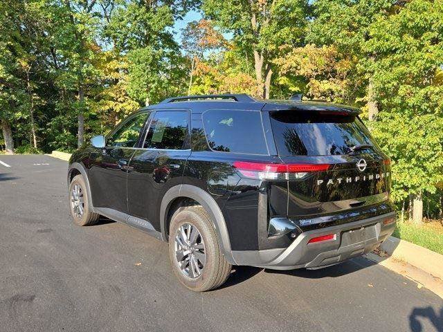 Used 2025 Nissan Pathfinder SV image 6