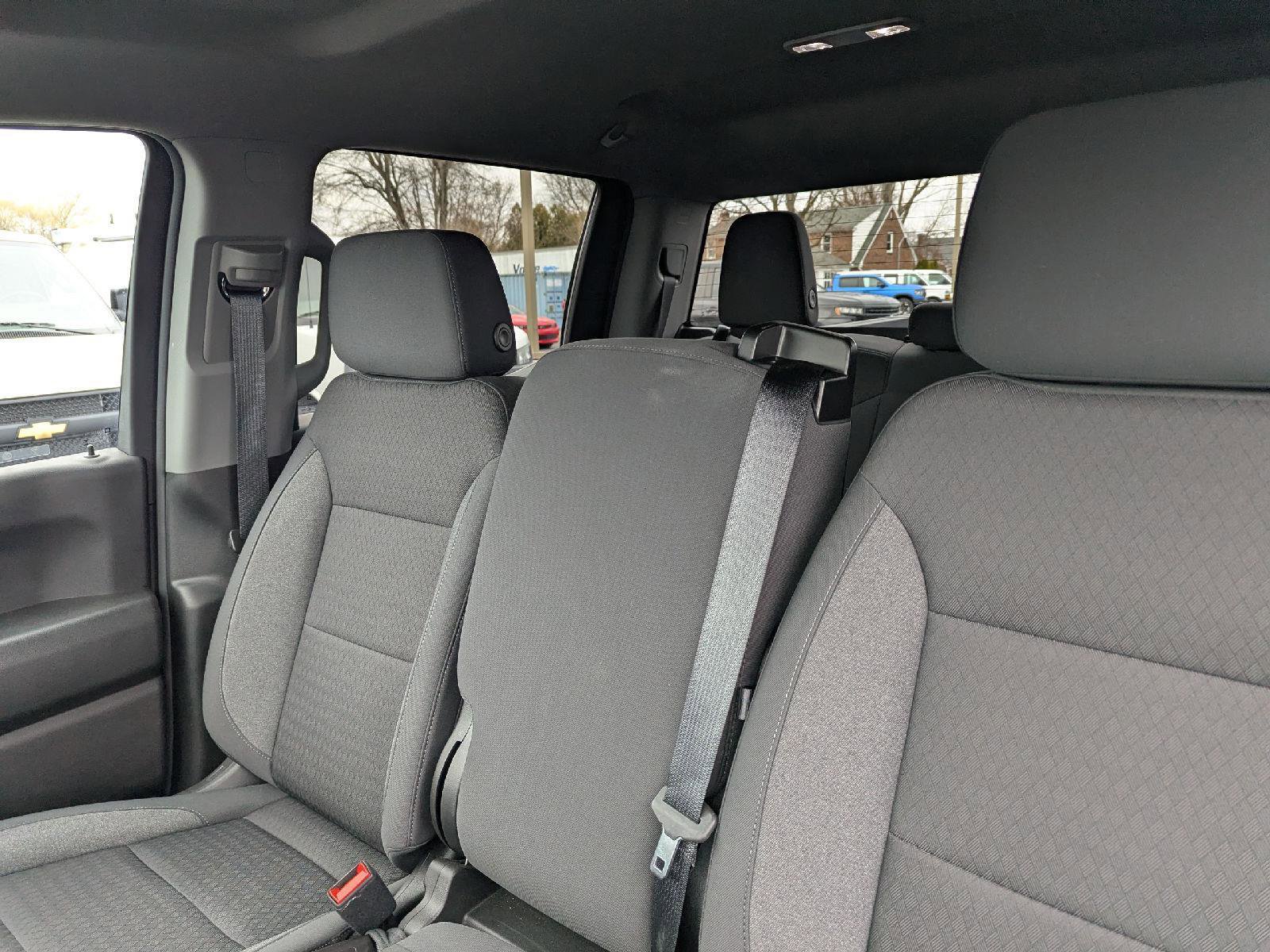 Certified 2024 Chevrolet Silverado 1500 Custom w/ Turbomax Blackout Package image 25