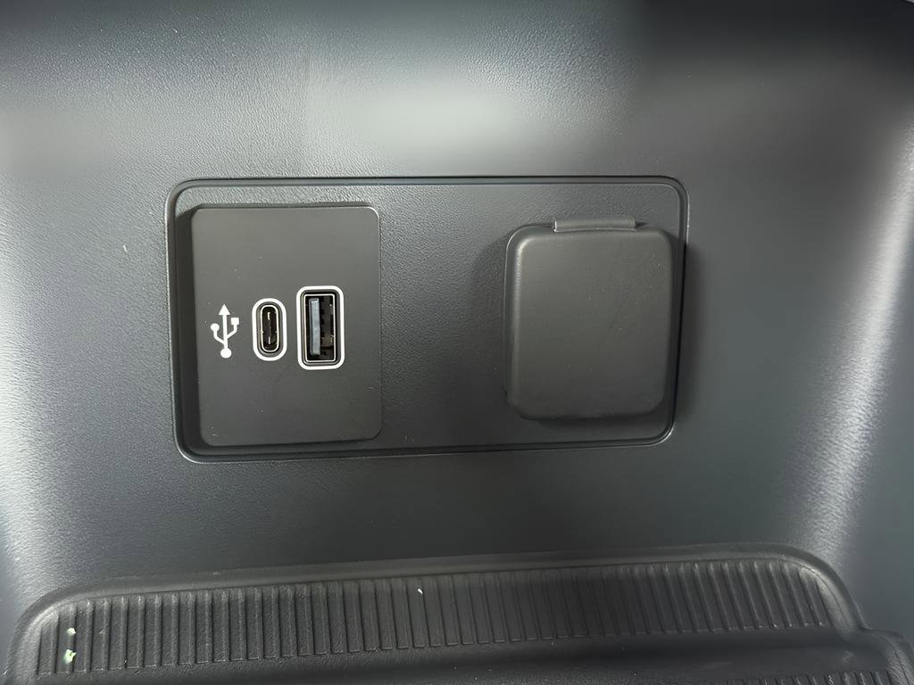 New 2026 Ford Explorer Active w/ Active Comfort Package AWD/4WD image 19