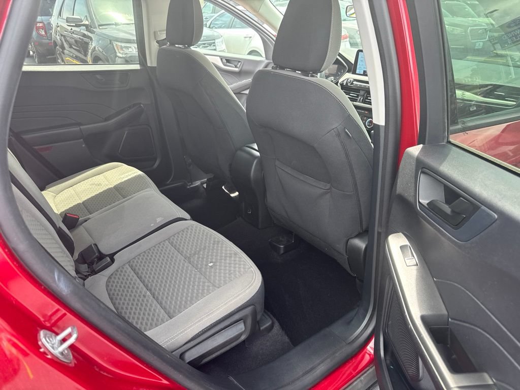 Used 2022 Ford Escape SE w/ SE Sport Appearance Package FWD image 20