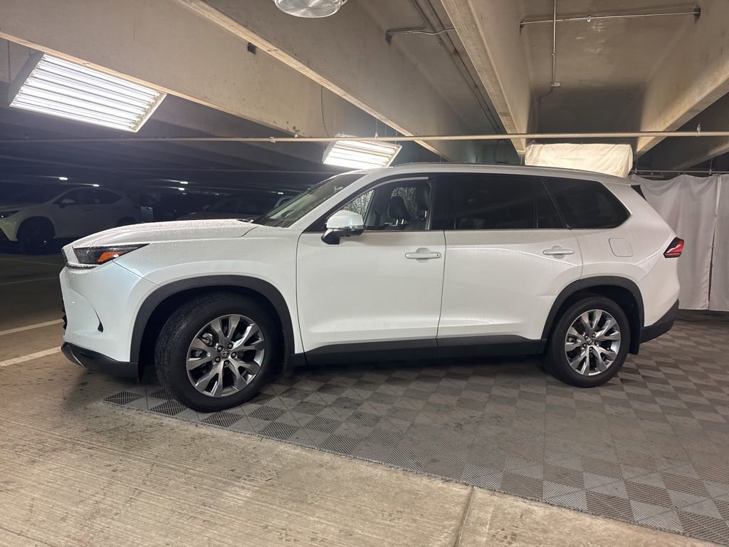 Used 2024 Toyota Grand Highlander Limited image 4