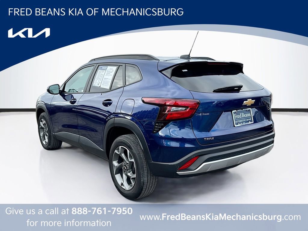 Used 2024 Chevrolet Trax LT w/ Driver Confidence Package image 5