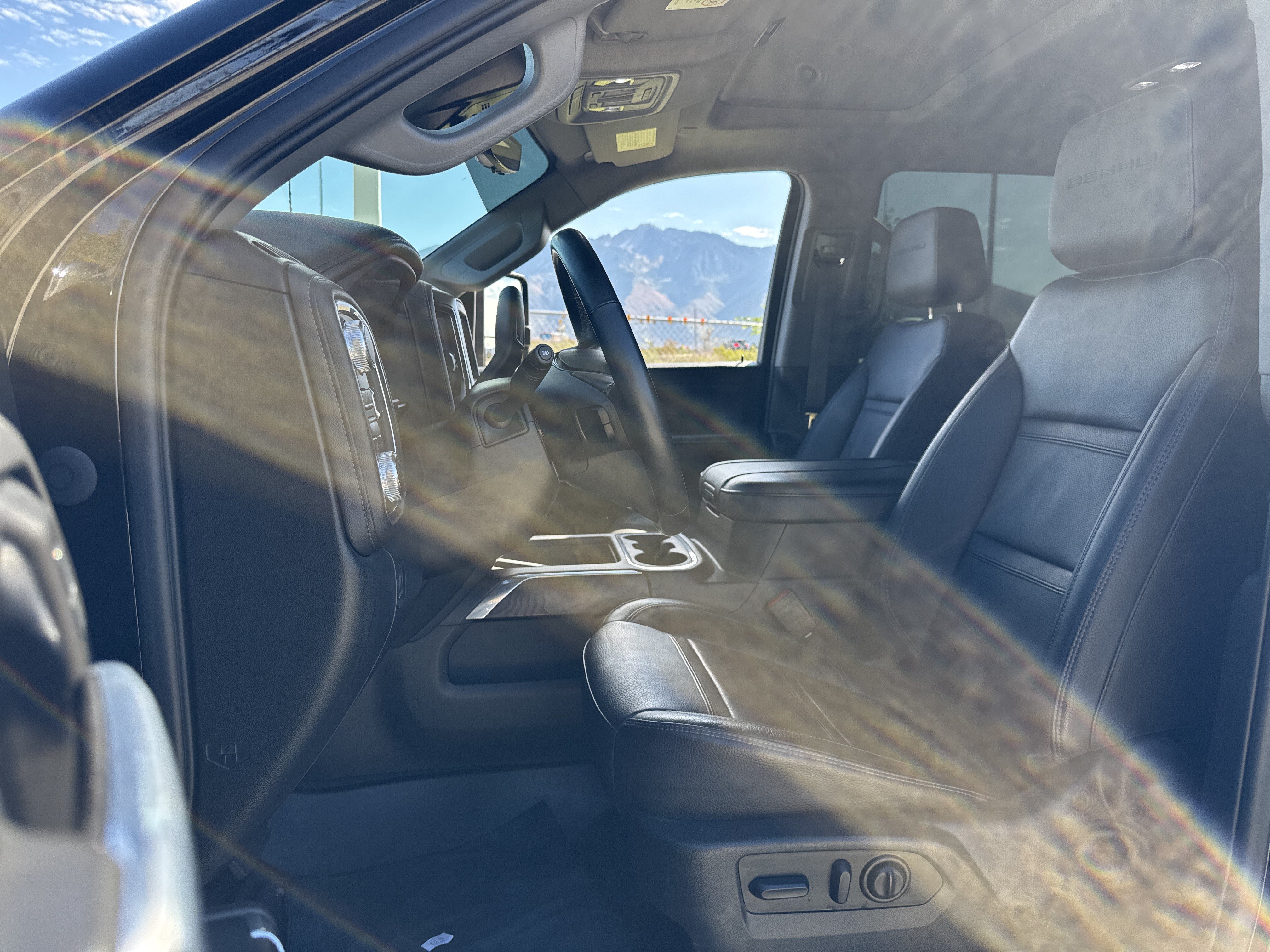 Used 2023 GMC Sierra 3500 Denali w/ Denali Black Diamond Edition AWD/4WD image 14