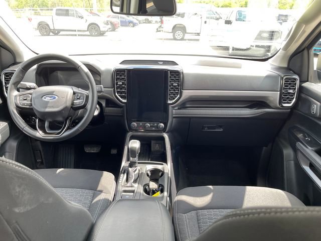 Used 2025 Ford Ranger XLT w/ Chrome Accent Package RWD image 30