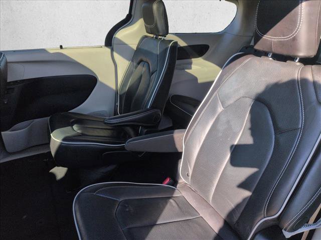 Used 2024 Chrysler Pacifica Limited image 20