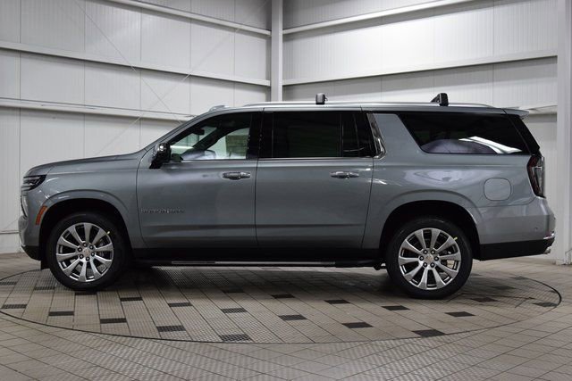 New 2026 Chevrolet Suburban Premier w/ Sun And Tow Package AWD/4WD image 4