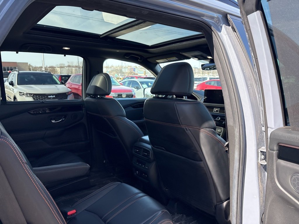 Used 2024 Honda Pilot TrailSport image 35