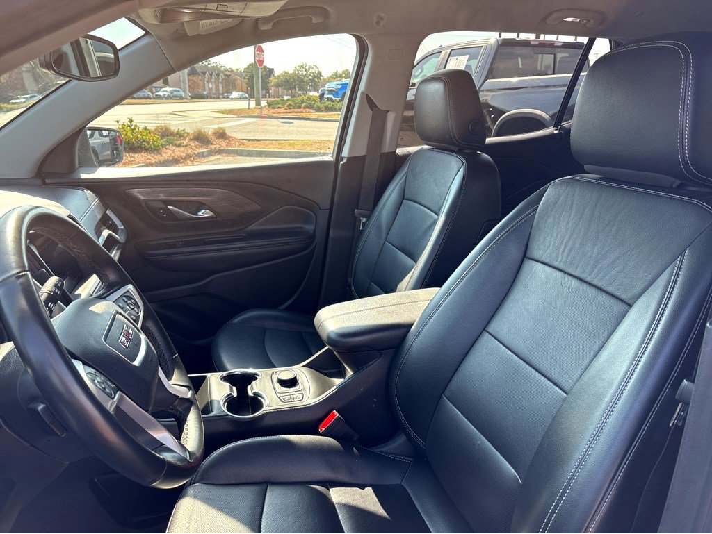 Used 2023 GMC Terrain SLT image 21